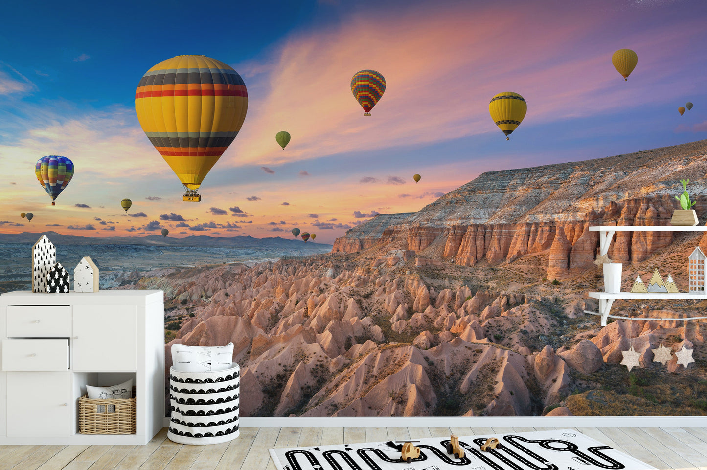 Hot air balloon wallpaper for children’s room
