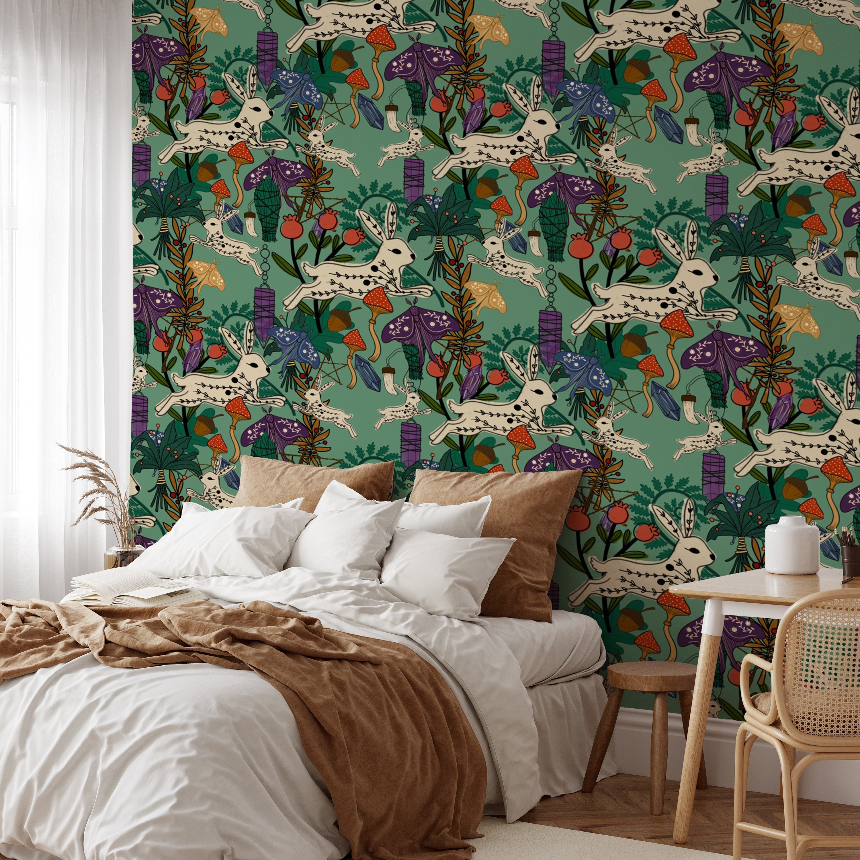 Eclectic green wallpaper with woodland charm
