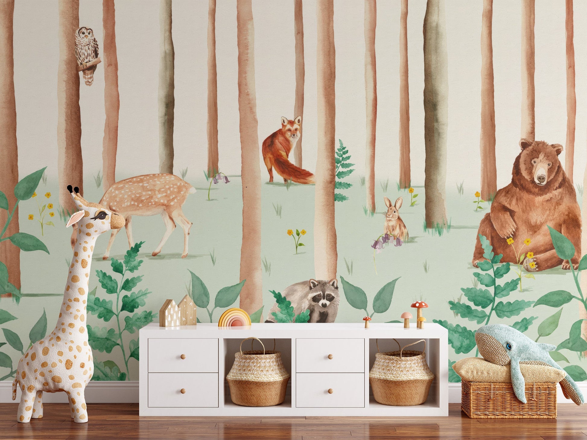 Artistic wildlife-inspired wallpaper mural for kids' creative corners.